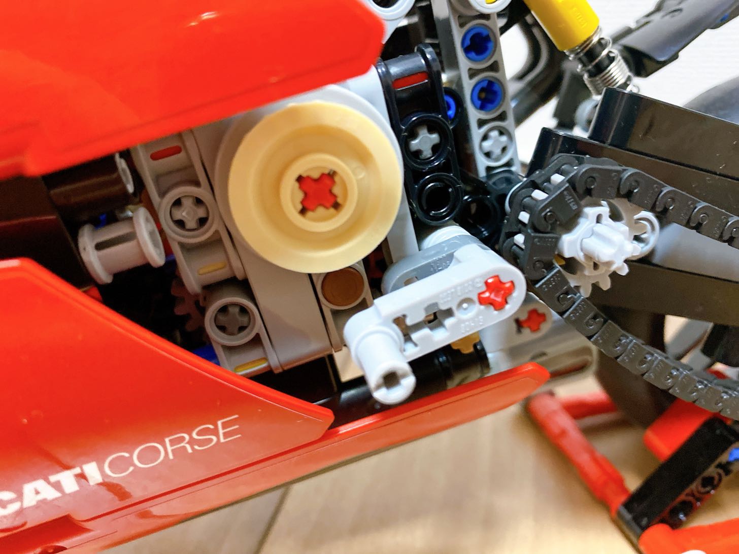 レゴ(LEGO) テクニック ドゥカティ パニガーレ V4 R 42107